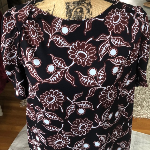 Ann Taylor polyester blouse - new without tags! - Picture 2 of 7